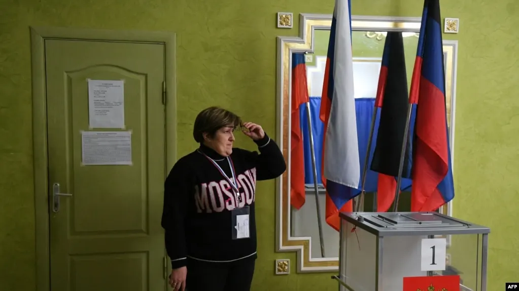 Работники бюджетной сферы жалуются на давление: принуждение к голосованию через ДЭГ, смену избирательного участка и поддержку определённых кандидатов.