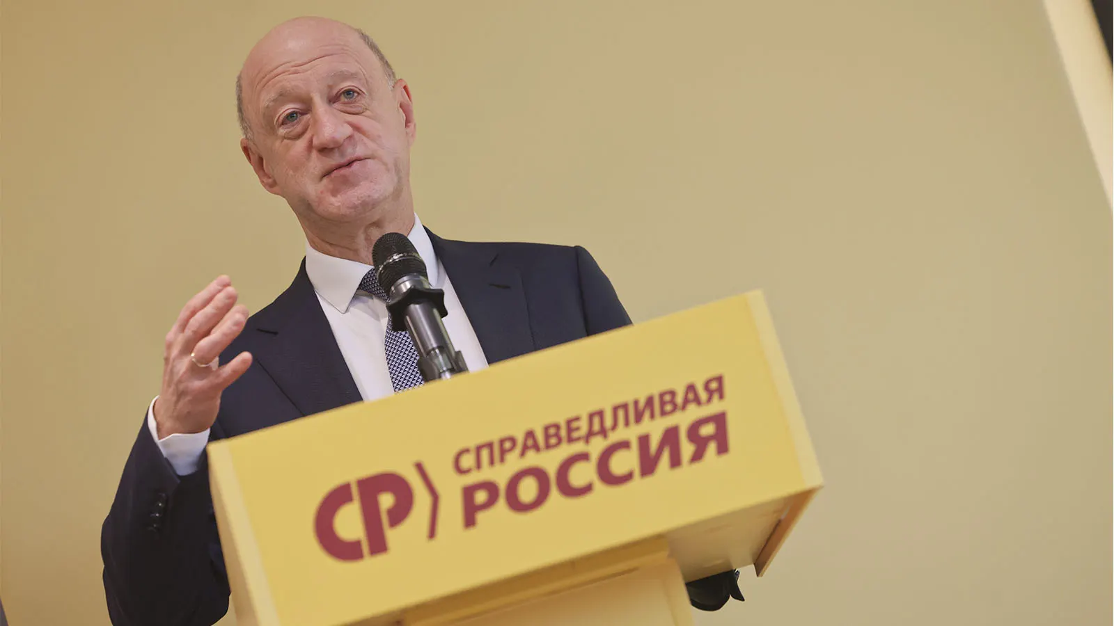 Бабаков может стать лидером партии, Миронов неясно восстанавливается после травмы; обсуждаются варианты руководства и будущей фракции.