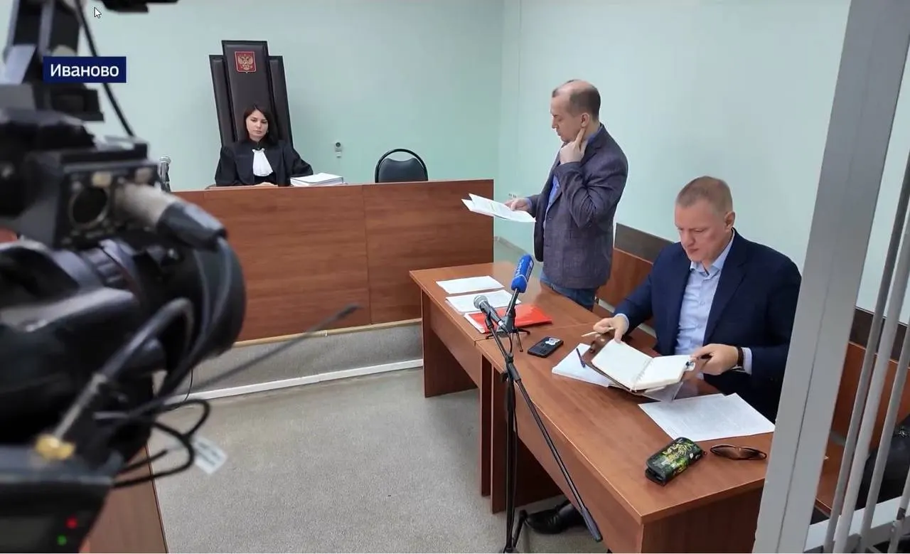 Глава Следственного комитета потребовал представить доклад по делу главного редактора регионального телеканала, связанного с расследованием по обвинениям в клевете и дискредитации армии.