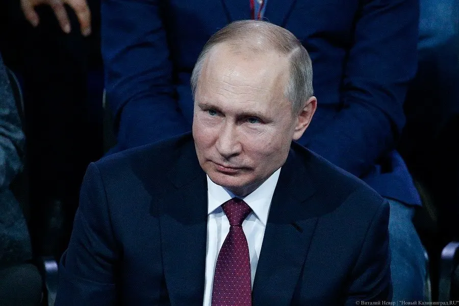 Президент России поручил к 2027 году внедрить систему независимой оценки качества и условий оказания услуг гражданами через единый портал Госуслуг.