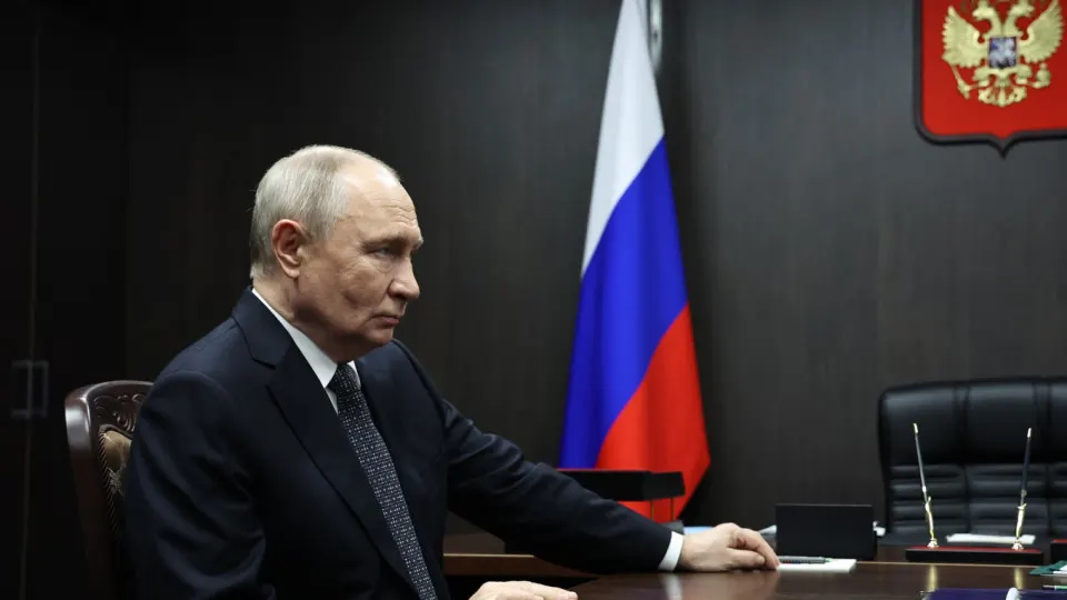 Президент России объявил о возобновлении трехстороннего диалога по завершению войны в Украине и обсуждении условий безопасности после мирного соглашения.